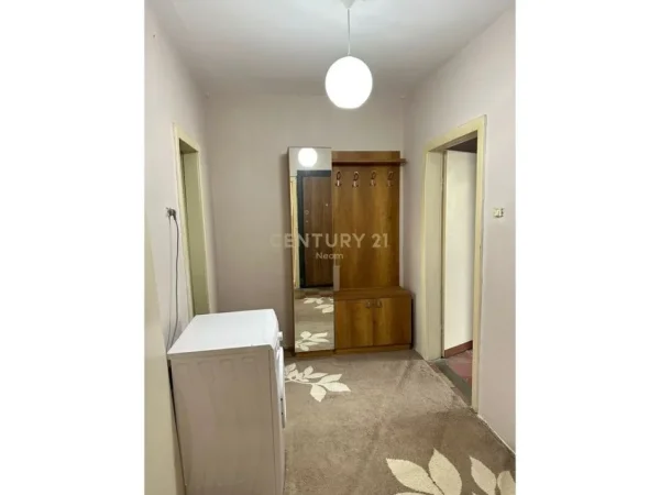 Tirane, jepet me qera apartament 1+1+Aneks+Ballkon Kati 5, 63 m² 450 € (Neom115819)