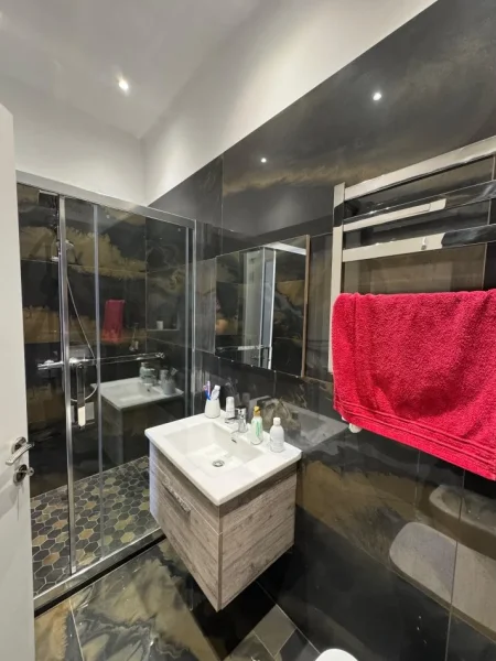 Tirane, shitet apartament 2+1 Kati 0, 119 m² 218.000 € (rruga bill klinton)