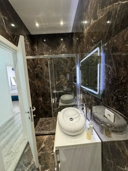 Tirane, shitet apartament 2+1 Kati 0, 119 m² 218.000 € (rruga bill klinton)