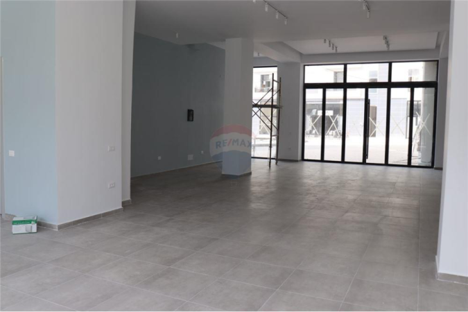 Tirane, jepet me qera ambjent biznesi Kati 0, 165 m² 1.300 € 