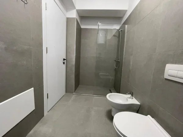 Tirane, Liste me oferta apartament 2+1+Ballkon Kati 6, 110 m² (KODRA E DIELLIT)