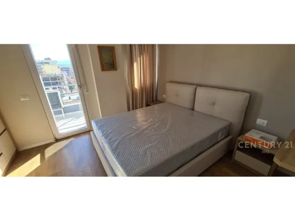 Tirane, jepet me qera apartament 1+1 Kati 7, 67 m² 850 € 