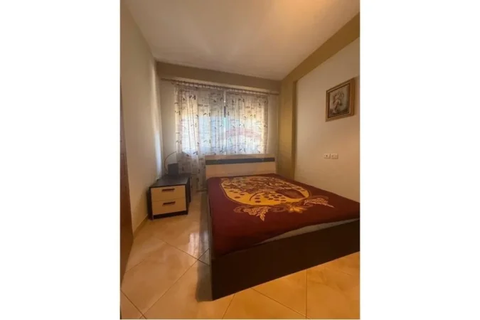 Tirane, jepet me qera 1+1+Ballkon Kati 5, 65 m² 430 € 