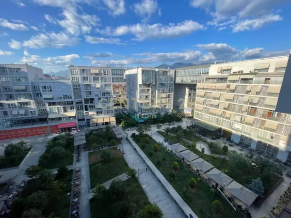 Tirane, jepet me qera zyre Kati 5, 75 m² 600 € (Neom116079)