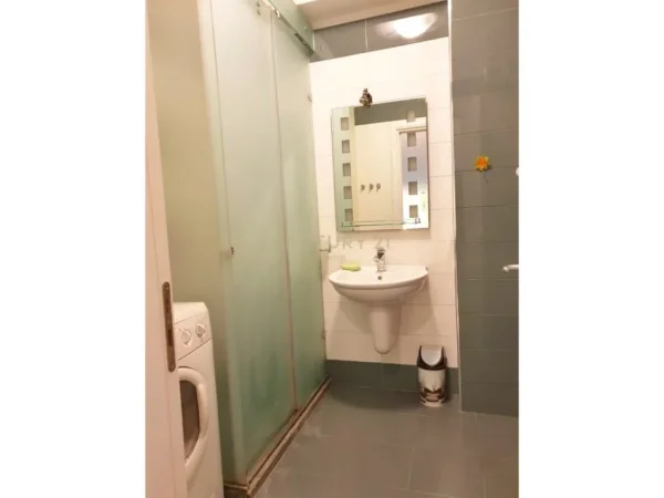 Tirane, jepet me qera apartament 3+1+Aneks+Ballkon Kati 2, 100 m² 550 € (Neom115963)