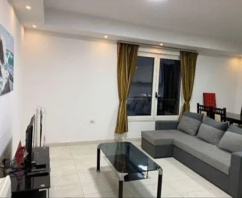 Tirane, jepet me qera apartament 2+1+Ballkon Kati 6, 99 m² 600 € (Vasil Shanto)