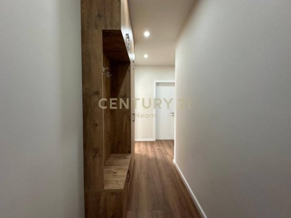 Tirane, jap me qera apartament 1+1 , 75 m² 650 € (Rruga e Dibrës)