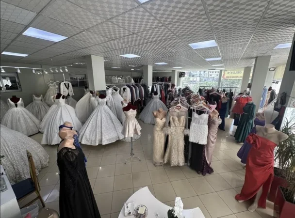 Tirane, shes ambjent biznesi Kati 2, (Bulevardi Nene Tereza)