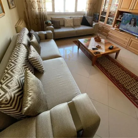 Tirane, shitet apartament 1+1+Ballkon Kati 6, 77 m² 213.000 € (Rr. e Elbasanit)