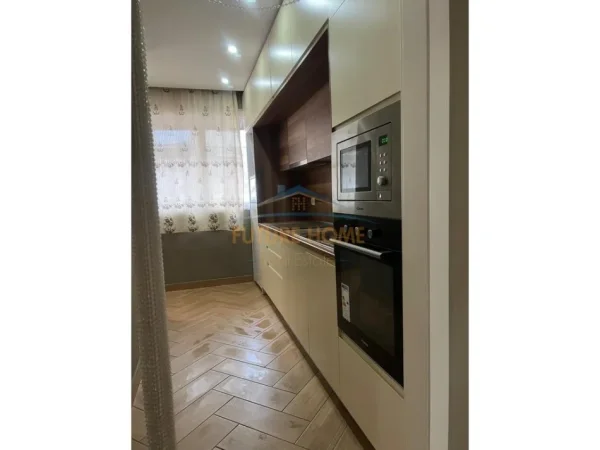 Disponojme apartament 1+1 per shitje tek Rruga Irfan Tomini