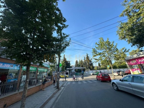 Tirane, shitet ambjent biznesi Kati 0, 547 m² 950.000 € (Laprake)