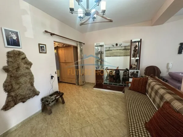 Tirane, shitet apartament 2+1+Ballkon Kati 1, 124 m² 210.000 € 