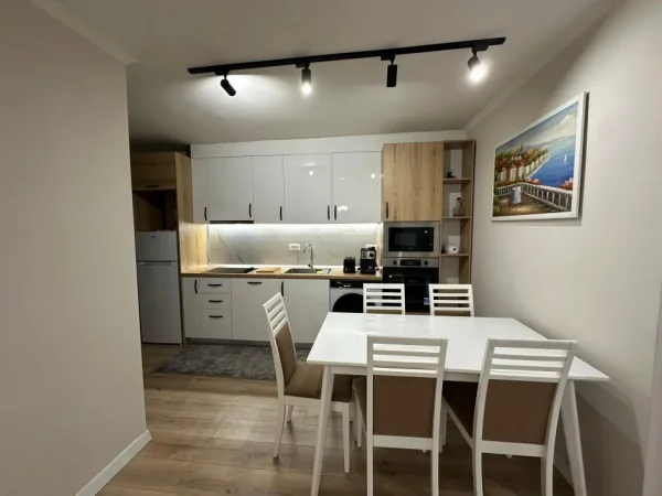 Tirane, Liste me oferta apartament 2+1+Aneks+Ballkon Kati 5, 65 m² (SHKOLLA BASHKUAR)