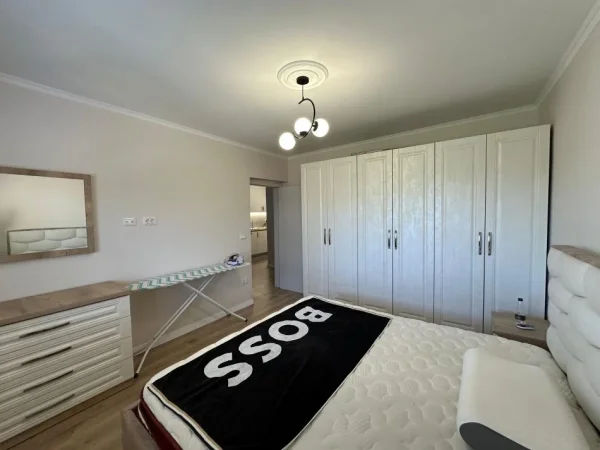 Tirane, Liste me oferta apartament 2+1+Aneks+Ballkon Kati 5, 65 m² (SHKOLLA BASHKUAR)