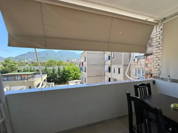 Tirane, Liste me oferta apartament 2+1+Aneks+Ballkon Kati 5, 65 m² (SHKOLLA BASHKUAR)
