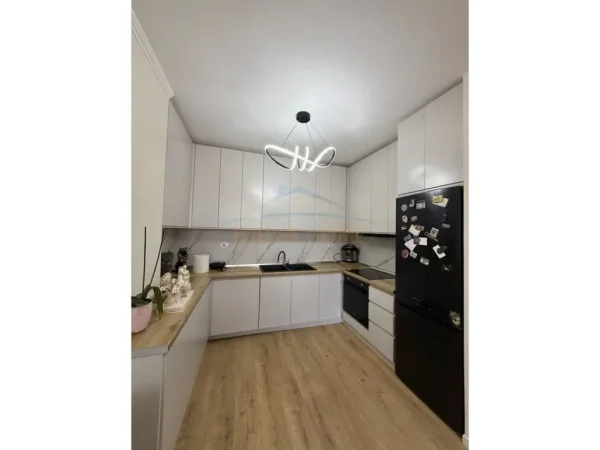 Shitet, Apartament 2+1, MUNDESI BLERJE ME KREDI,  Kompleksi Fratari, Unaza e Re