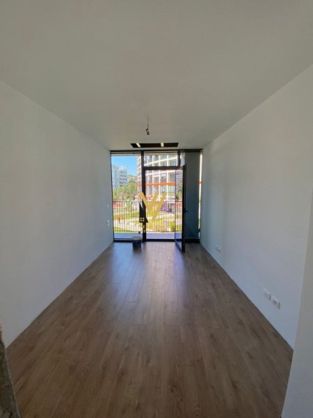 Tirane, jepet me qera zyre Kati 1, 102 m² 1.500 € (LAKE VIEW RESIDENCE)