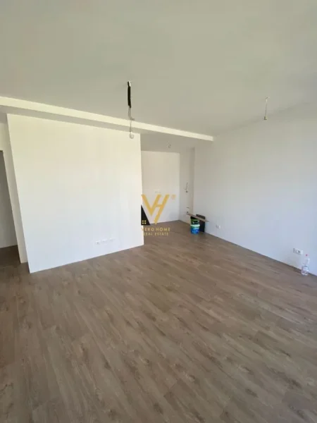 Tirane, jepet me qera zyre Kati 1, 102 m² 1.500 € (LAKE VIEW RESIDENCE)