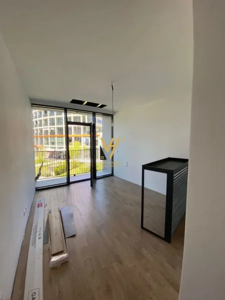 Tirane, jepet me qera zyre Kati 1, 102 m² 1.500 € (LAKE VIEW RESIDENCE)