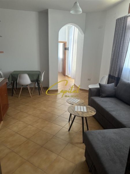 Tirane, jepet me qera apartament 2+1 Kati 3, 100 m² 400 € (SELITE)