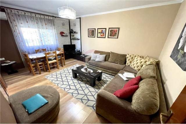 Tirane, shitet apartament 1+1+A Kati 2, 63 m² 55.000 Euro (Rr. LLambi Bonata)