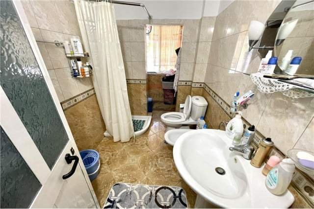 Tirane, shitet apartament 1+1+A Kati 2, 63 m² 55.000 Euro (Rr. LLambi Bonata)