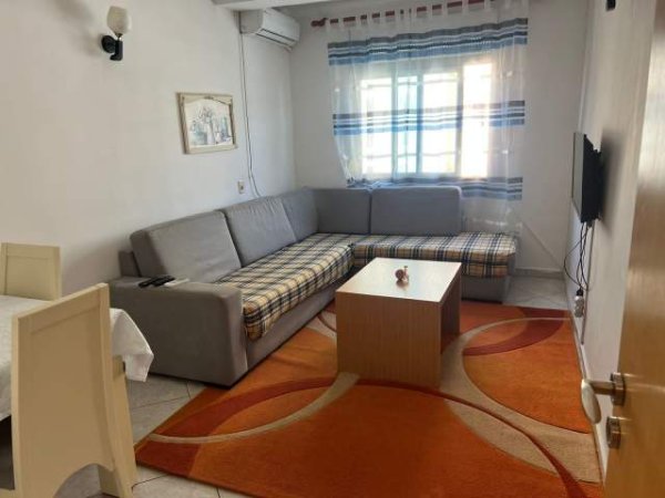 Tirane, jepet me qera apartament 2+1+A Kati 3, 80 m² 400 Euro (Laprake, Tirane, Shqiperi)