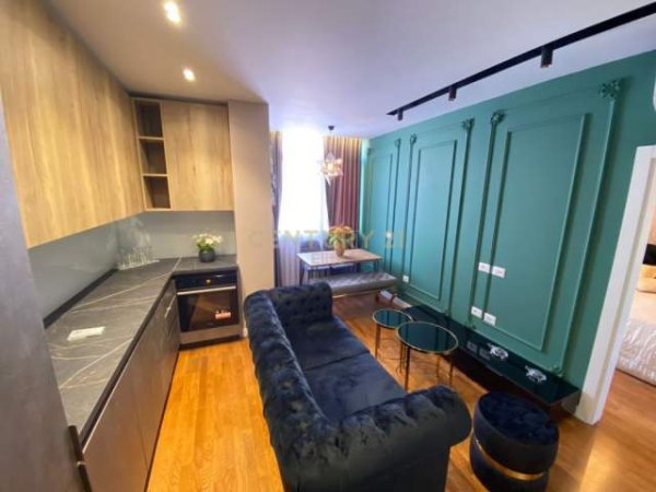 Tirane, jepet me qera apartament 1+1+BLK Kati 6, 60 m² 800 Euro (Bllok)
