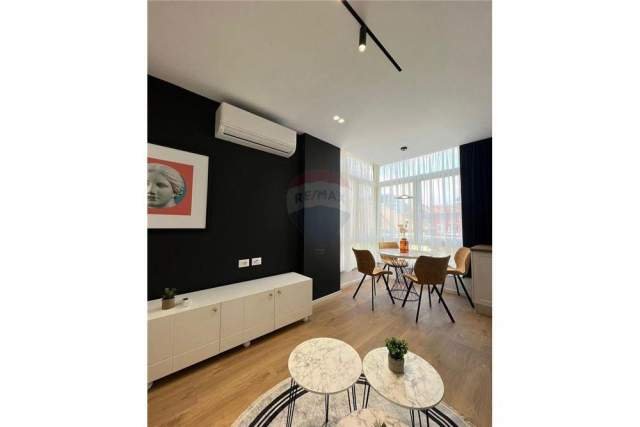 Tirane, shitet garsonier 1+1 Kati 3, 34 m² 75.000 Euro (Komuna e Parisit)