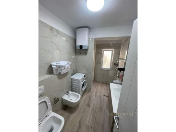 Tirane, jepet me qera apartament 1+1+A+BLK Kati 1, 68 m² 500 Euro (KAFE FLORA)