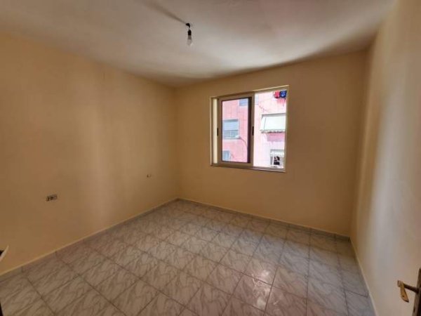 Tirane, jepet me qera zyre Kati 3, 130 m² 750 Euro (Mine Peza)