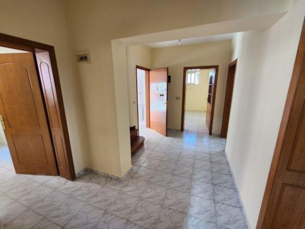 Tirane, jepet me qera zyre Kati 3, 130 m² 750 Euro (Mine Peza)
