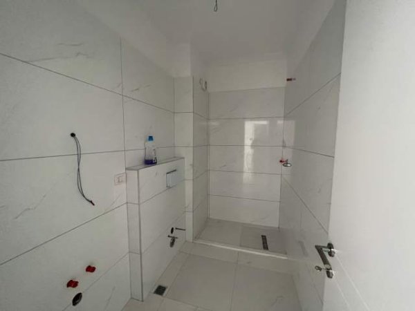 Tirane, jepet me qera apartament 2+1 Kati 5, 115 m² 550 Euro (Fusha Aviacionit)