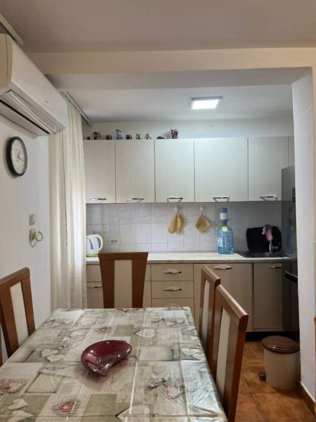 Tirane, jepet me qera apartament 2+1+BLK Kati 6, 100 m² 450 Euro (Pazari i Ri)