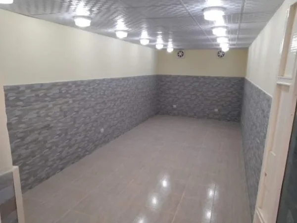 Tirane, shitet dyqan , 65.000 Euro