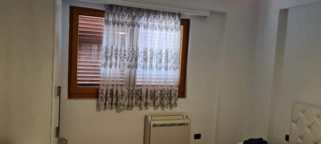 Tirane, jepet me qera apartament 1+1 Kati 7, 100 m² 500 Euro (Ish-Ekspozita)