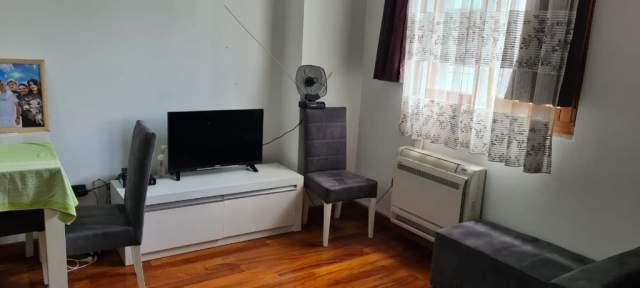 Tirane, jepet me qera apartament 1+1 Kati 7, 100 m² 500 Euro (Ish-Ekspozita)