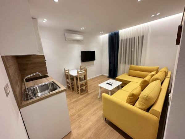 Tirane, jepet me qera apartament 1+1+BLK Kati 5, 47 m² 420 Euro (Qender Tirane)