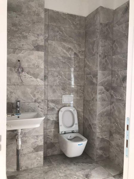 Tirane, jepet me qera apartament 2+1+A+BLK Kati 2, 109 m² 650 Euro (Rruga e Kavajes)
