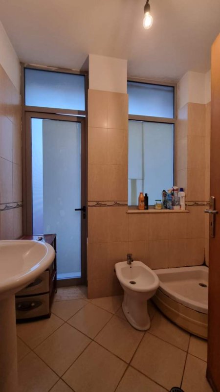 Tirane, jap me qera apartament 2+1+BLK Kati 2, 100 m² 470 Euro