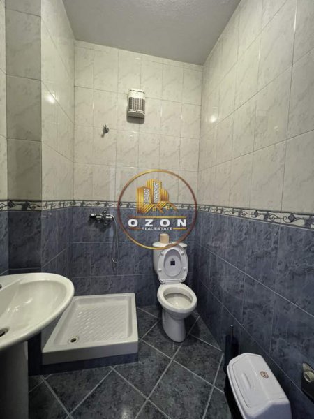 Tirane, jepet me qera apartament 2+1+A+BLK Kati 3, 120 m² 720 Euro (BLLOKU)
