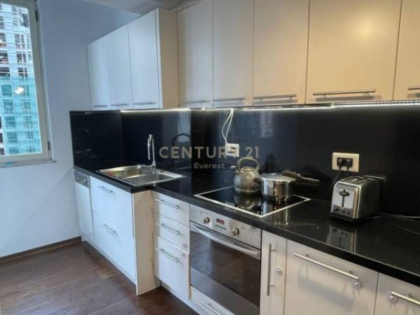 Tirane, jepet me qera apartament 1+1+BLK Kati 6, 67 m² 450  (afer Pazarit te Ri)