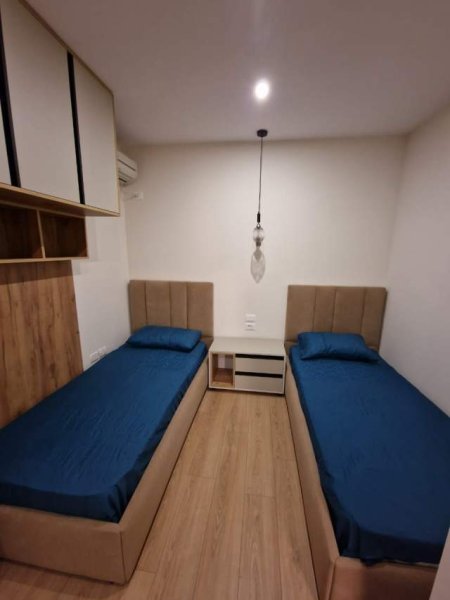 Tirane, jepet me qera apartament 2+1+BLK Kati 5, 98 m² 700 Euro (Siri Kodra)