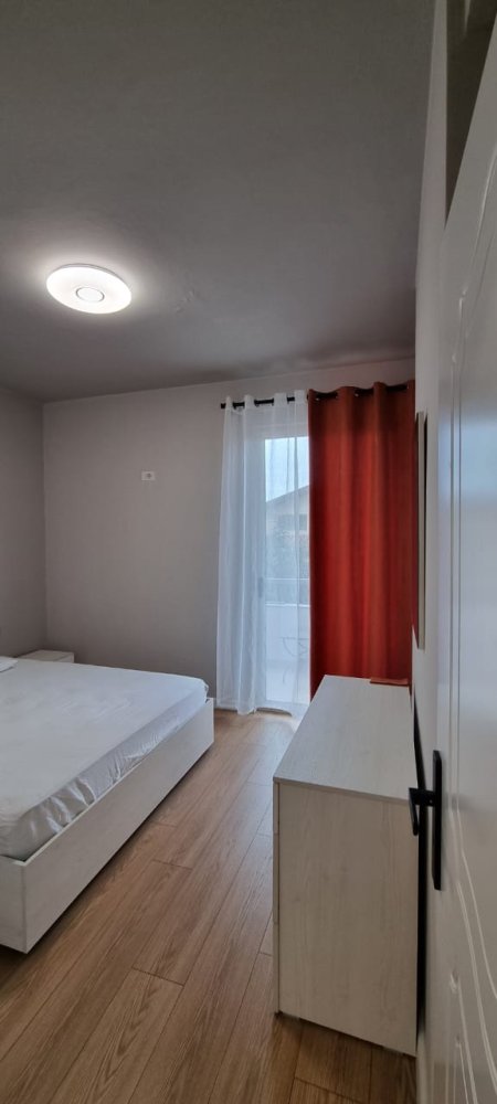 Tirane, jepet me qera apartament 1+1+BLK Kati 1, 50 m² 500 Euro (Rruga tish dahia)