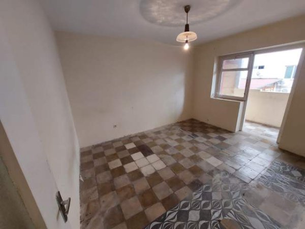 Tirane, ofert apartament 2+1+BLK Kati 3, 95 m² 130.000 Euro (shkolla 7 marsi)