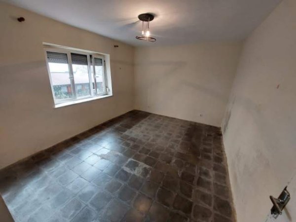 Tirane, ofert apartament 2+1+BLK Kati 3, 95 m² 130.000 Euro (shkolla 7 marsi)