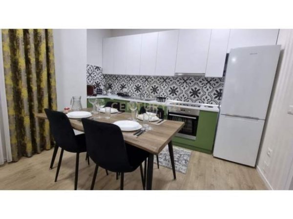 Tirane, jepet me qera apartament 2+1+BLK Kati 2, 65 m² 600 Euro (21 Dhjetori)