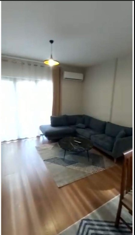 Tirane, ndarje qeraje me vajze apartament 2+1 Kati 2, 120 m² 100 Euro (Teodor Keko Astir)