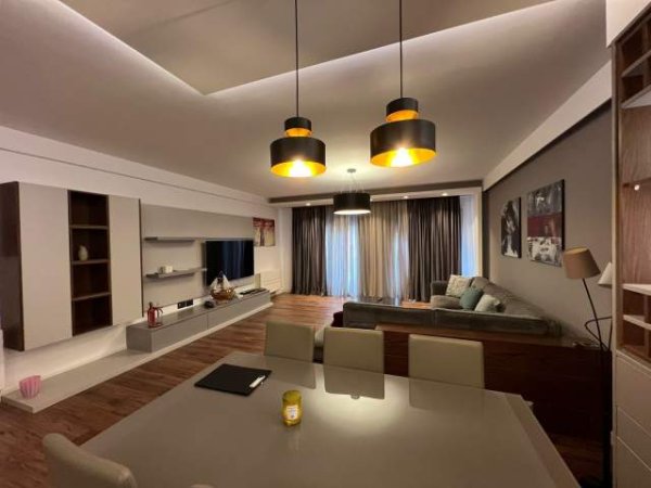 Tirane, jepet me qera apartament 1+1+BLK Kati 3, 71 m² 500 Euro (rruga e kosovareve)