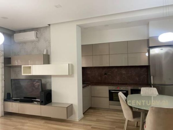 Tirane, jepet me qera apartament 2+1 Kati 4, 97 m² 500 Euro (Liqeni i Thate)